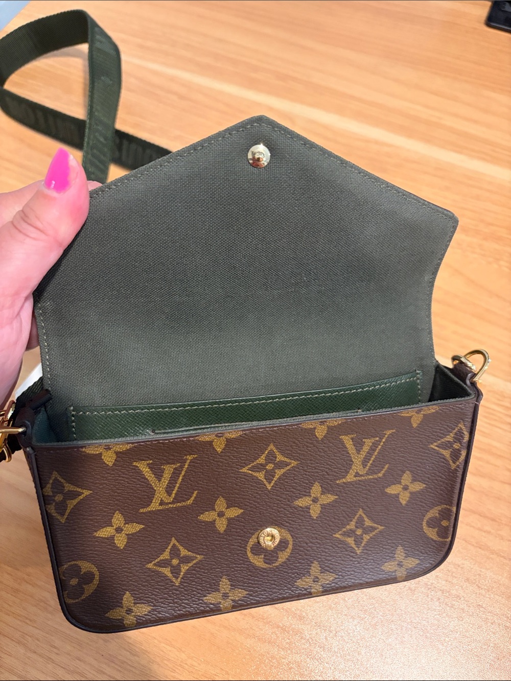Pre-Loved Louis Vuitton Green Monogram Canvas Felicie Strap & Go - Picture 6 of 7